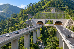 Sắp hoàn thành hầm xuyên núi qua đèo dài nhất cả nước, thay thế 22km đèo quanh co, rút ngắn di chuyển từ 2 giờ xuống còn 10 phút