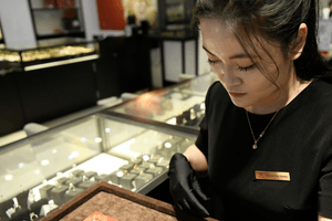 Vàng mỗi nơi một giá