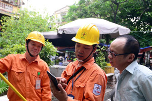 Đề xuất áp giá điện theo giờ: Chưa rõ tác động, chuyên gia cảnh báo gì?