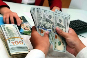 Tỷ giá hôm nay 21/10: Đồng USD giảm, ngân hàng đồng loạt hạ giá bán
