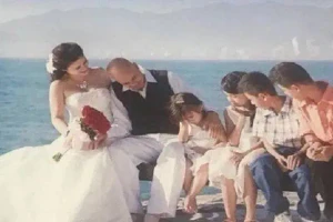 Cuộc sống kín tiếng của 4 người con ông Đặng Lê Nguyên Vũ: Anh cả 28 tuổi làm sếp lớn, diện mạo của 2 ái nữ gây chú ý