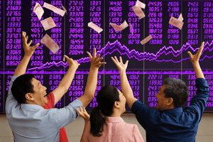 Sau nửa năm, VN-Index lại bùng nổ: Dòng tiền kéo trần VIC, VHM, VRE