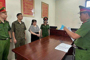 Đã mua thuốc của ‘Lương y Hoàng Linh’, cần liên hệ với Công an trước ngày 31/12