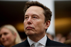 Mỹ nhiều lần yêu cầu Elon Musk bật, tắt Starlink tại Ukraine?