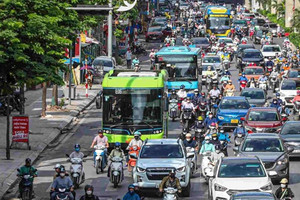 Đề xuất hỗ trợ người dân đổi xe máy xăng khi triển khai vùng phát thải thấp