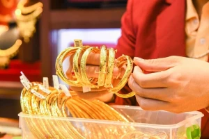 Vàng biến động dữ dội, chuyên gia hé lộ thời điểm thị trường có thể đổi chiều