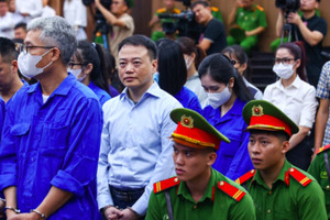 Hai nữ trợ thủ giúp Shark Bình vận hành hệ thống rửa tiền, đối phó cơ quan điều tra