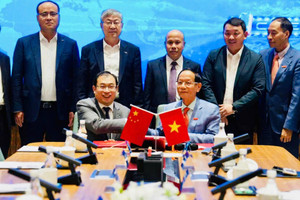 Sau nhà máy sản xuất ô tô, đại gia Vũ Văn Tiền 'bắt tay' với đối tác Trung Quốc, ôm tham vọng làm chip bán dẫn, robot...