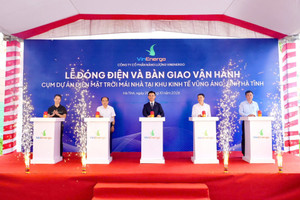 VinEnergo đưa hệ thống điện mặt trời vào vận hành, VinFast trở thành khách hàng đầu tiên