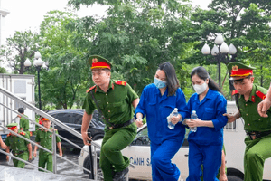 Luân phiên 'ốp' nạn nhân nạp thêm tiền, cấp dưới của Mr Pips hỏi: 'Chị muốn đau đầu một ngày hay nhiều ngày?'