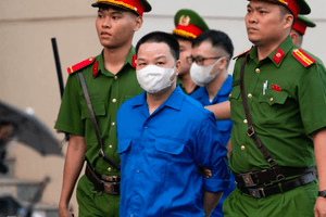Nạn nhân tố bị trùm lừa đảo Mr Hunter cho hàng chục côn đồ đến nhà đe dọa vì dám tố cáo