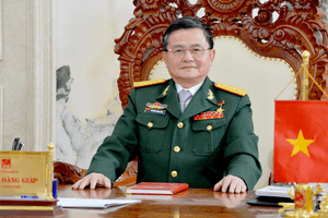 Vị chủ tịch SN 1954 mang quân hàm Đại tá, từng được phong Anh hùng Lao động, các em trai đều là bộ đội, lãnh đạo doanh nghiệp