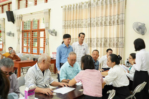 Hàng trăm hộ dân nhận hơn 57 tỷ đồng tiền bồi thường tại dự án khu công nghiệp của Vingroup