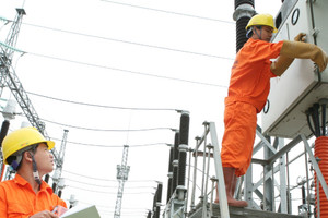 Phó Thủ tướng: Giảm 2% giá điện bán lẻ