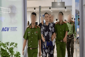 Bắt Phan Văn Triệu sinh năm 2001 tại khách sạn Lào