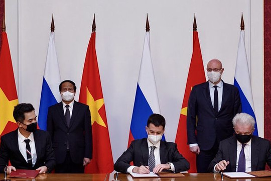 Nga sẽ chuyển giao chu trình sản xuất vắc xin Sputnik V phòng COVID-19 cho một doanh nghiệp Việt Nam
