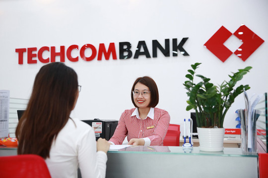 Techcombank đặt mục tiêu tăng CASA bất chấp áp lực cạnh tranh