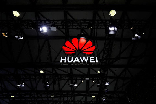Doanh thu năm 2021 của Huawei giảm gần 30%