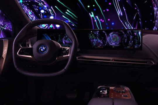 Màn hình TV 31-inch của BMW cực đỉnh