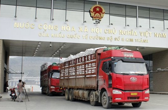 Lào Cai thông báo dừng nhận xe chở hoa quả tươi qua cửa khẩu Kim Thành