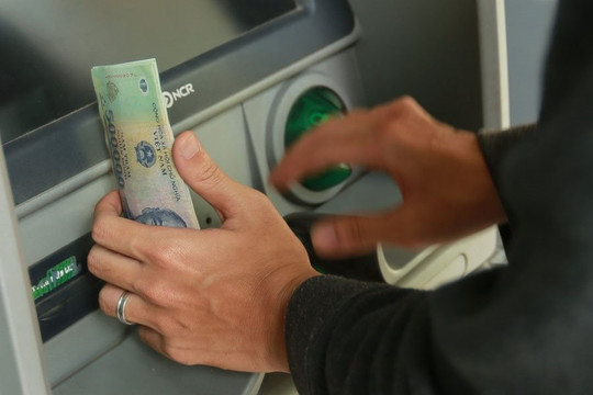 Xử lý thế nào khi cây ATM không nhả tiền dù tài khoản đã báo trừ tiền?