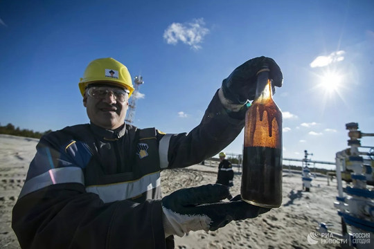 Phương Tây dự kiến chốt trần giá dầu Nga ở mức 60 USD/thùng