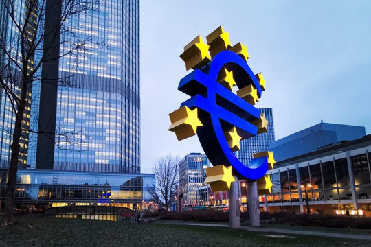 Reuters: Ngân hàng châu Âu (ECB) sẽ tăng lãi suất vào cuối năm 2022