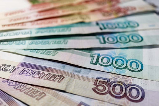 Đồng Rúp tiếp tục lao dốc sau các lệnh trừng phạt của phương Tây