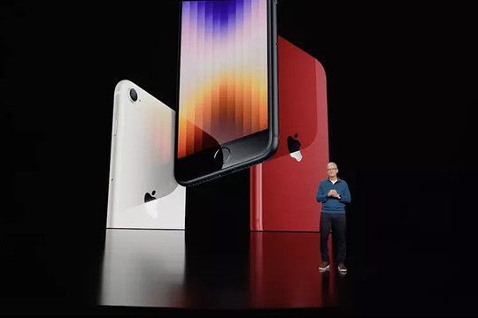 iPhone SE 2022: Vẻ ngoài "mỏng manh" nhưng bên trong mạnh mẽ