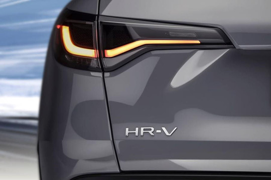 Ngắm nhìn Honda HR-V 2023: Mạnh mẽ từ vẻ bề ngoài đến động cơ bên trong