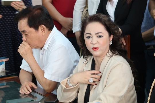 Vợ chồng CEO Nguyễn Phương Hằng giàu cỡ nào?
