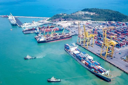 TP. HCM chính thức thu phí hạ tầng cảng biển từ 1/4