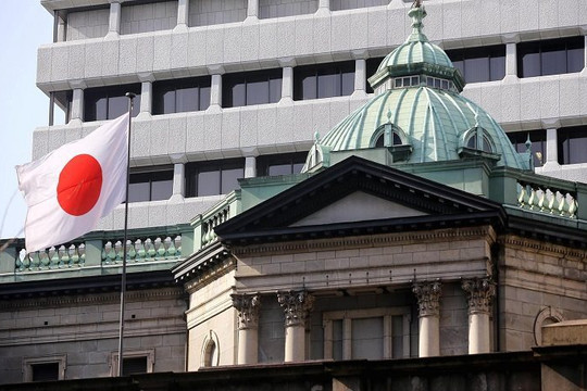 Thống đốc ngân hàng trung ương Nhật Bản lặp lại cam kết nới lỏng chính sách tiền tệ