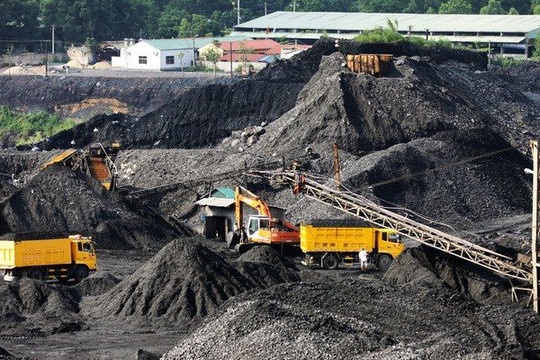 EU đề xuất cấm nhập khẩu than đá của Nga
