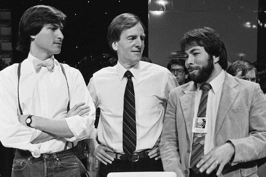 Ngoài Steve Jobs và Steve Wozniak, Apple còn có một nhà đồng sáng lập bí ẩn khác