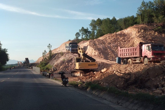 Bàn giao ﻿GPMB dự án Cao tốc Vạn Ninh - Cam Lộ đoạn qua Quảng Trị trước 20/4