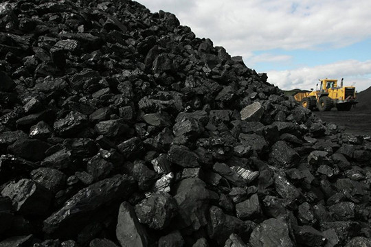 Nhật Bản hủy bỏ nhập khẩu than đá từ Nga