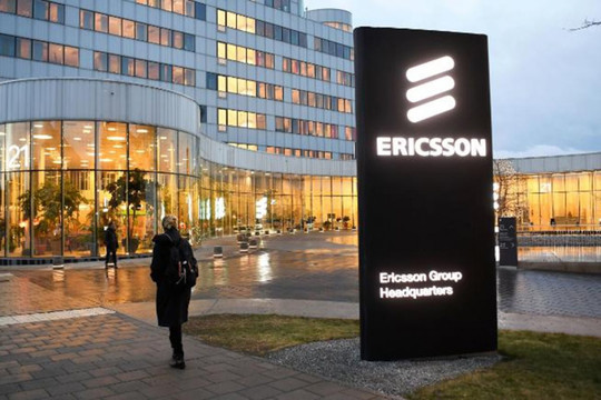 Ericsson và Societe Generale đồng loạt dừng hoạt động tại Nga
