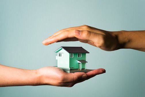 Ngân hàng siết cho vay bất động sản: Nhà đầu tư “hết cửa”?