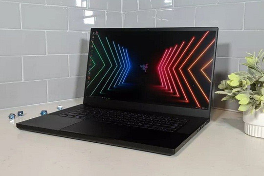 Razer lên kế hoạch ra mắt laptop Blade 15 với màn hình OLED 240 Hz