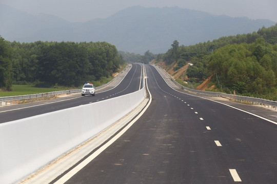 Lào phát triển dự án cao tốc kết nối tỉnh Houaphanh với Việt Nam