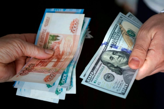 Ruble tăng mạnh bất chấp lệnh trừng phạt từ phương Tây 