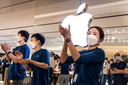 Apple tăng lương cho nhân viên bán lẻ