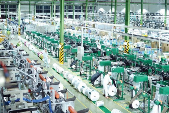 Nhựa An Phát Xanh (AAA) nâng sở hữu tại An Tiến Industries (HII) lên gần 55%