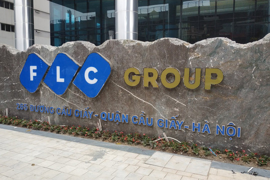 Logo tại trụ sở FLC chính thức bị tháo xuống