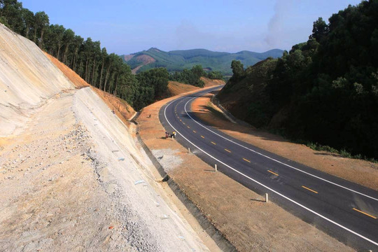 Đề nghị làm cao tốc Sơn La - Điện Biên - cửa khẩu Tây Trang hơn 8.100 tỷ đồng trước năm 2030