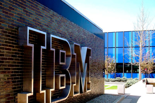 IBM "rút lui" khỏi thị trường Nga