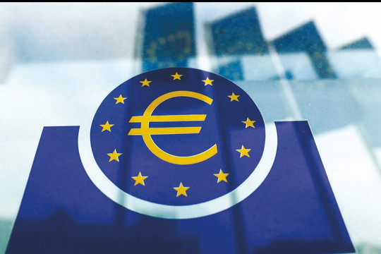 Ngân hàng Trung ương châu Âu họp khẩn bàn giải pháp cứu thị trường