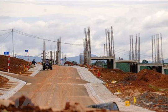 Xử lý cán bộ sai phạm vụ hiến đất làm đường ở Lâm Đồng