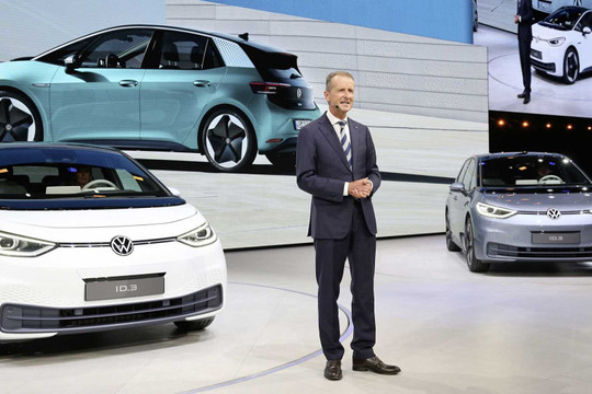 Chuyên gia dự đoán Volkswagen có thể 'vượt mặt' Tesla vào năm 2024